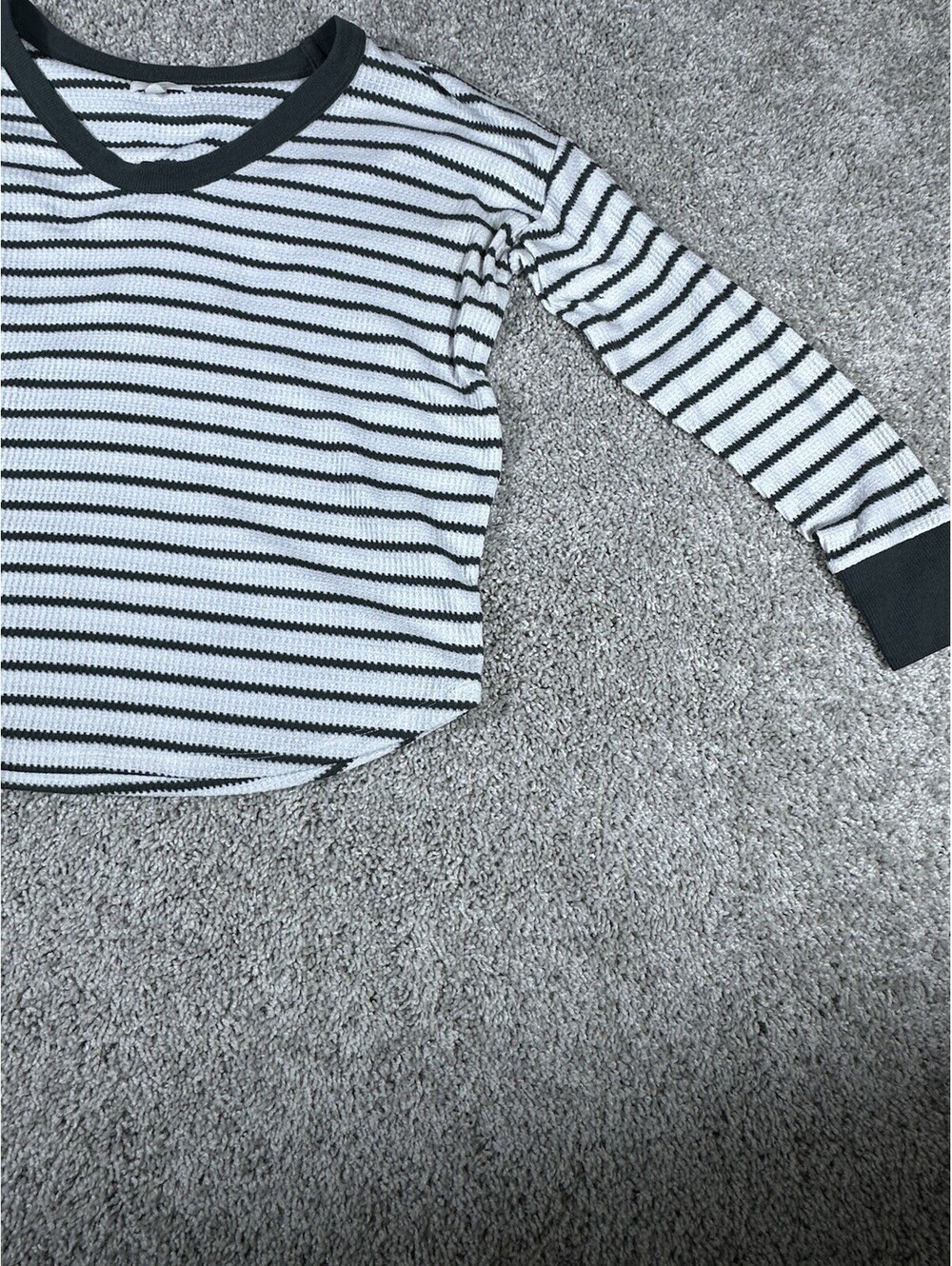 Lou & Grey Women’s Shirt Size Small Short Sleeve Gray and White - Picture 6 of 12